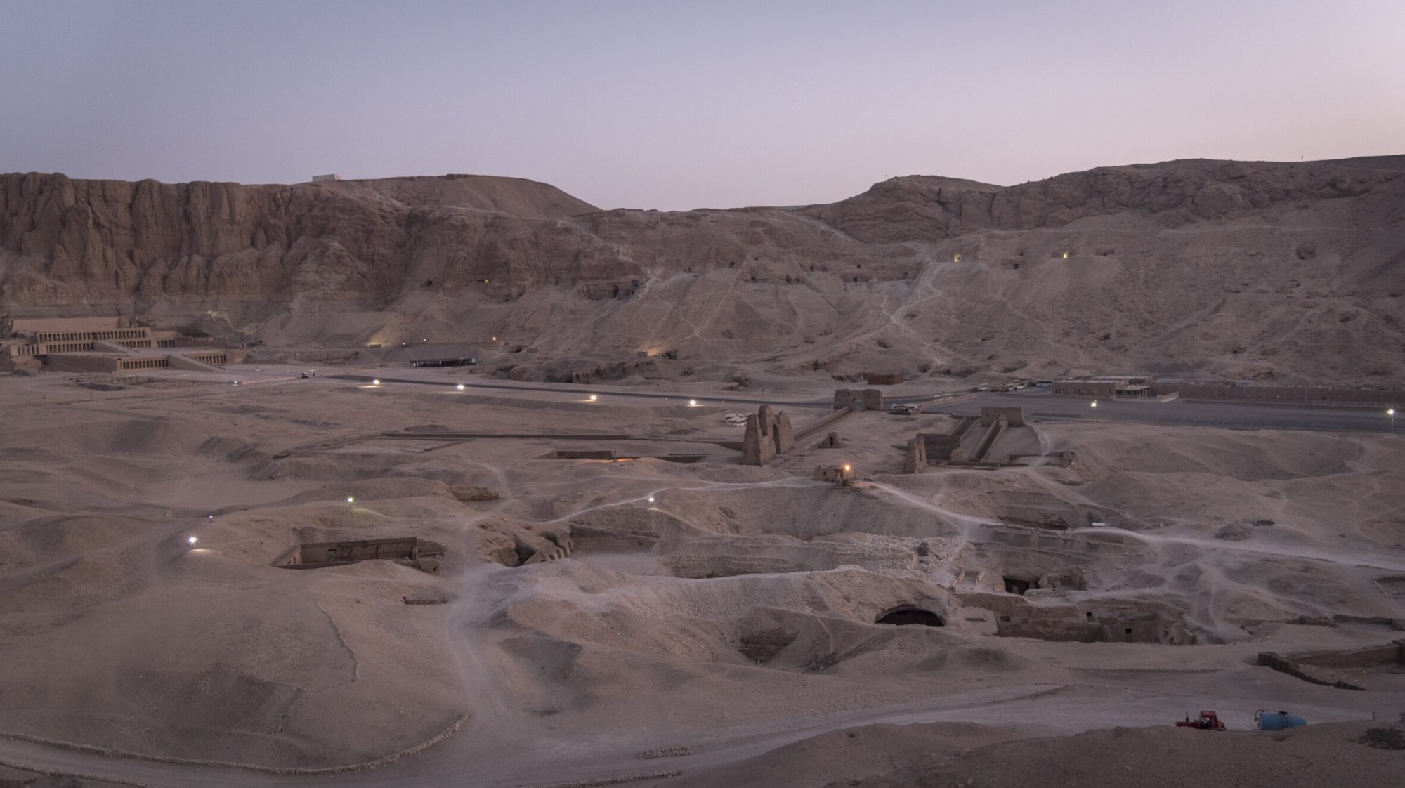 RS23641_Views_theban_necropolis